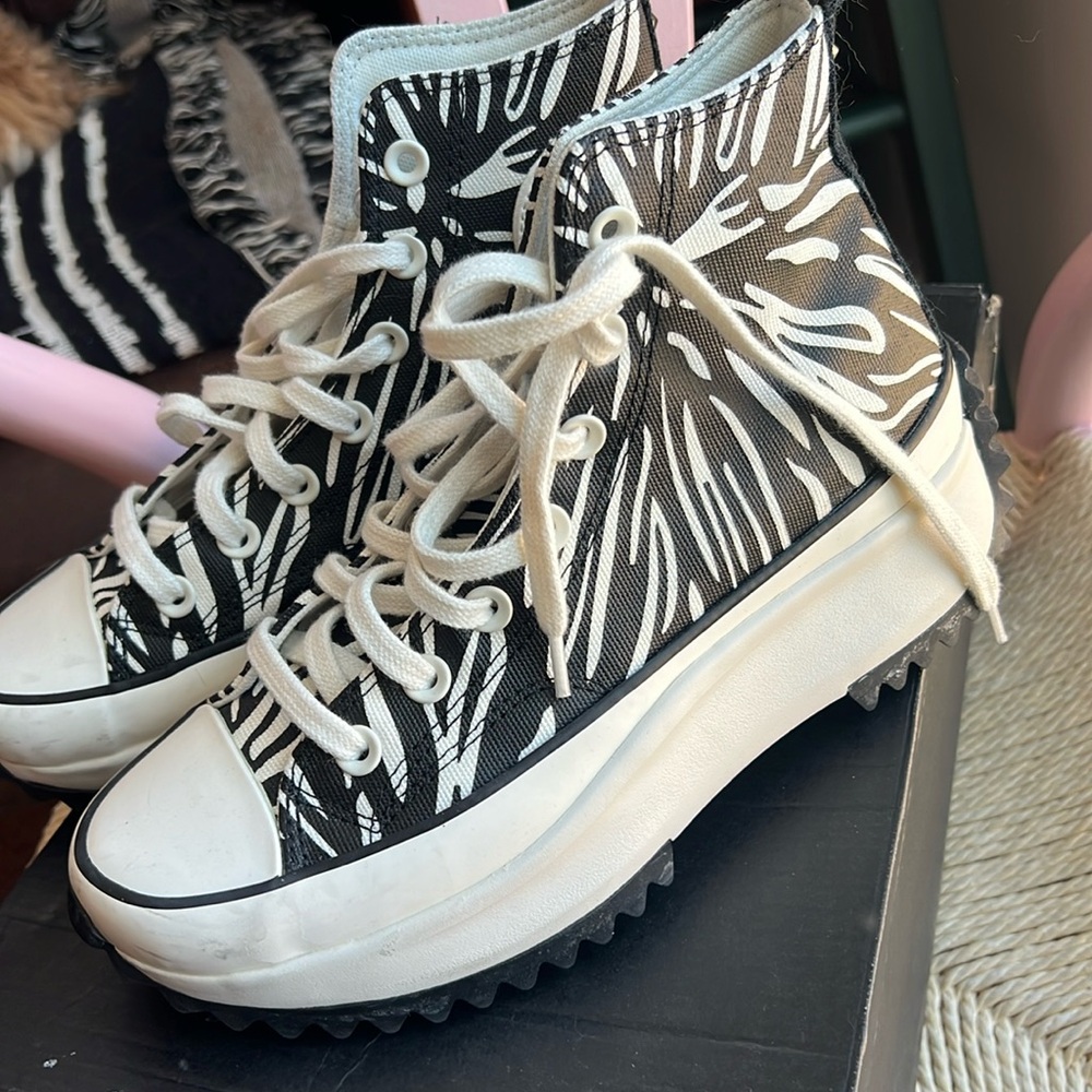 Converse run star hike Black and white womens 7.5